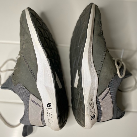 North Face Sneakers - Women’s 7.5 - Damage - Picture 7 of 12